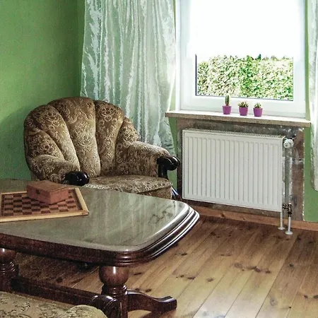 Vakantiehuis Nice In E-06502 W/ Wifi&3 Bedrooms